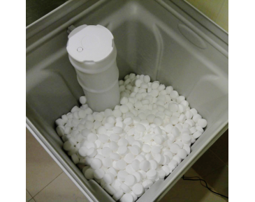 Скільки засипати солі у сольовий бак?