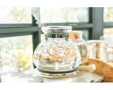 Кип'ятити воду кілька разів: шкідливо чи ні