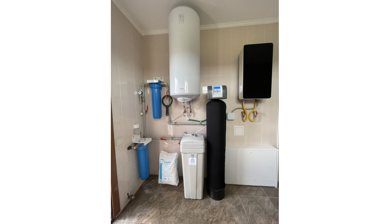 Монтаж системы комплексной водоочистки в частном доме